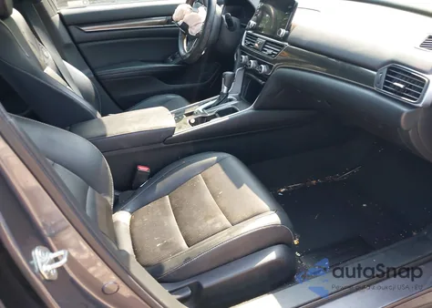 2018 Honda Accord Sport z USA, uszkodzony, nr VIN 1HGCV1F32JA240654